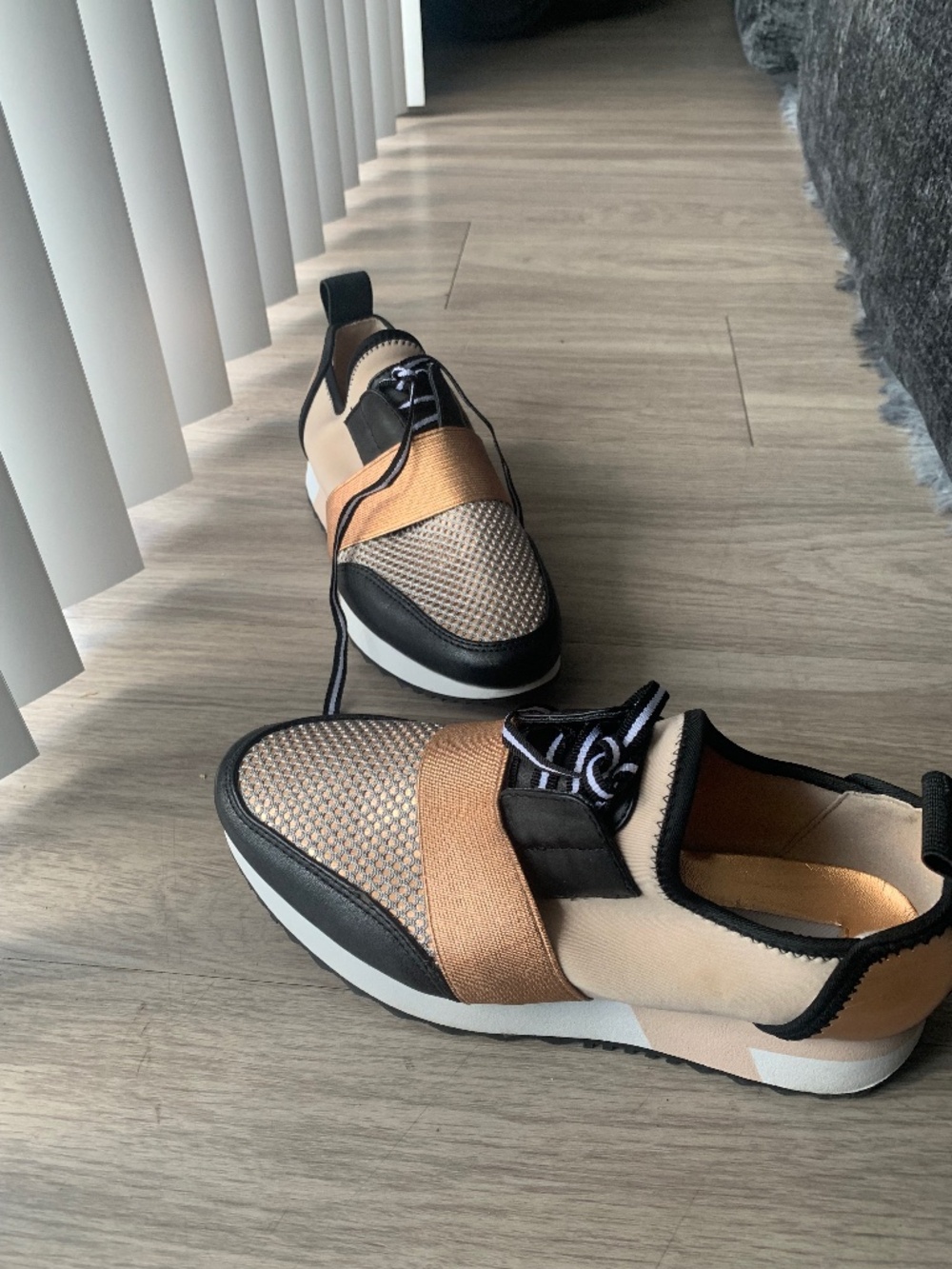 Steve Madden casual sneakers size 6. Black, rose gold and blush pink.Never worn!